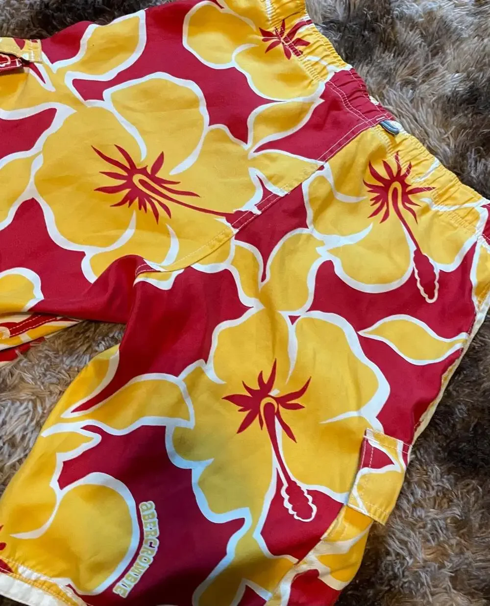 Abercrombie & Fitch Men's Hibiscus Floral Cargo Board Shorts
